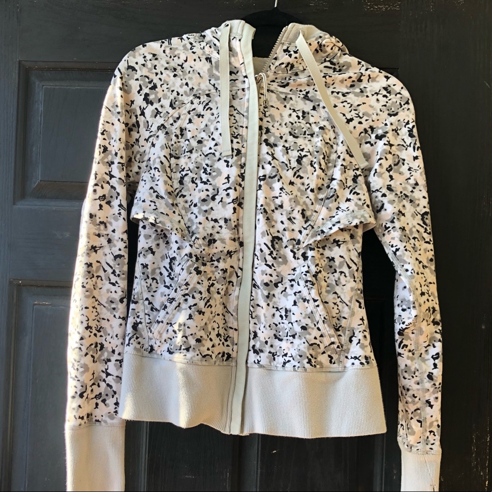 Lululemon After Asana Hoodie Not So Petite Fleur Silver Spoon